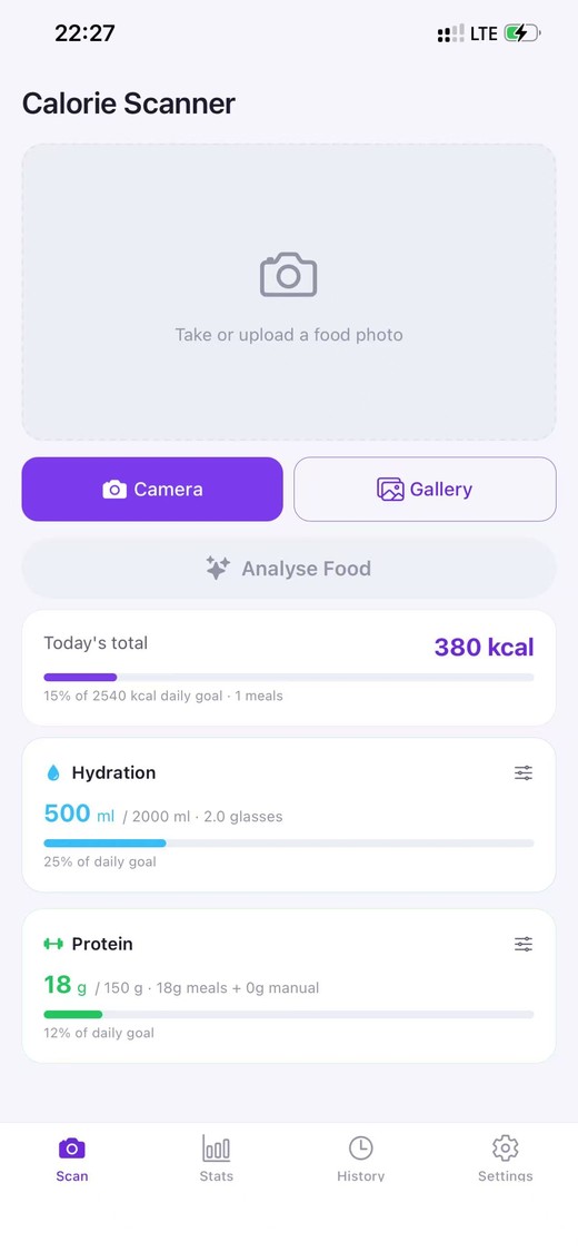 CalorieScanner scan screen — camera capture of a meal